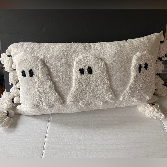 NEW LAST ONE Halloween Ghost Viral White Three Ghost 👻 Tassel Pillow Rachel Zoe - Picture 2 of 10